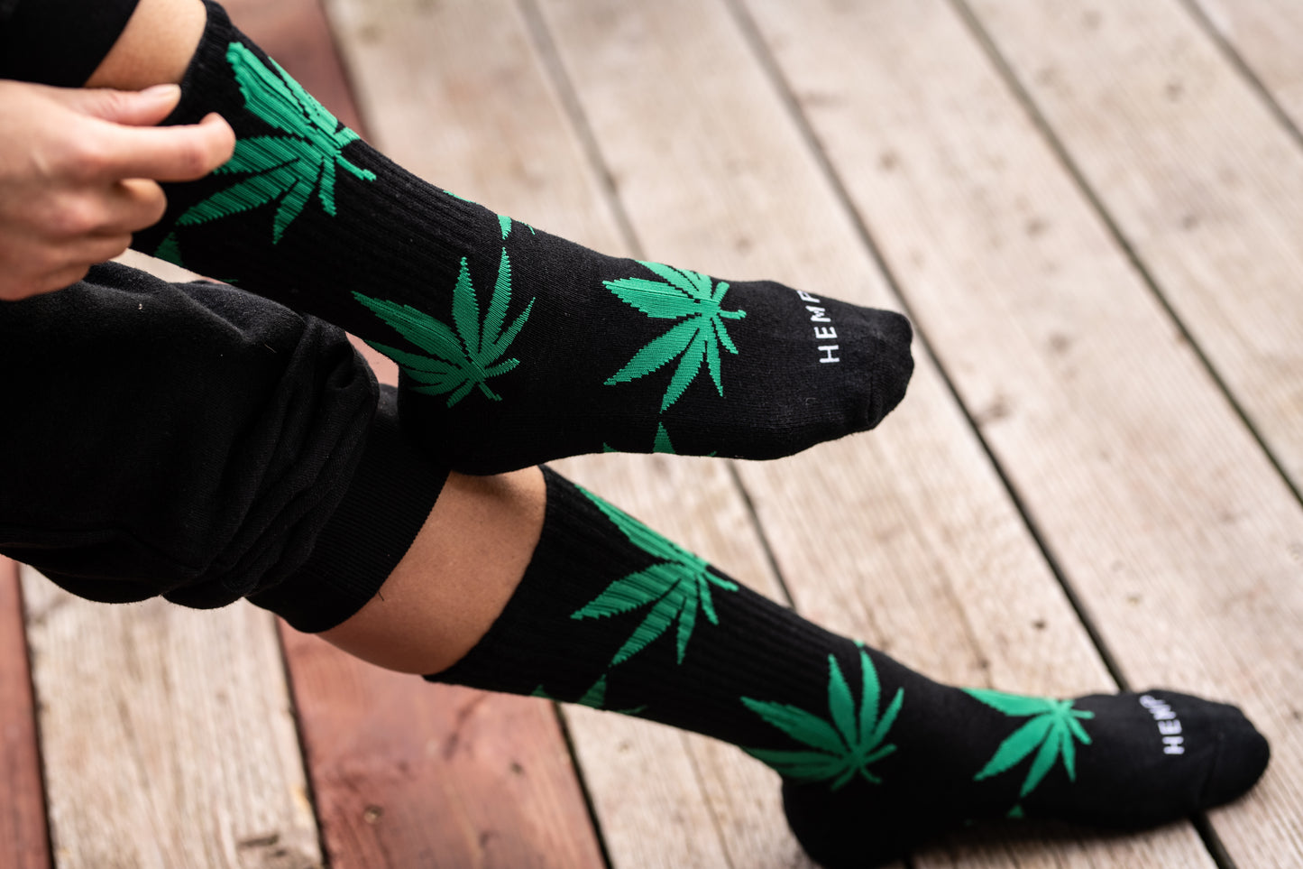 HEMP LUCKY LEAF CREW SOCKS - HEMPZOO