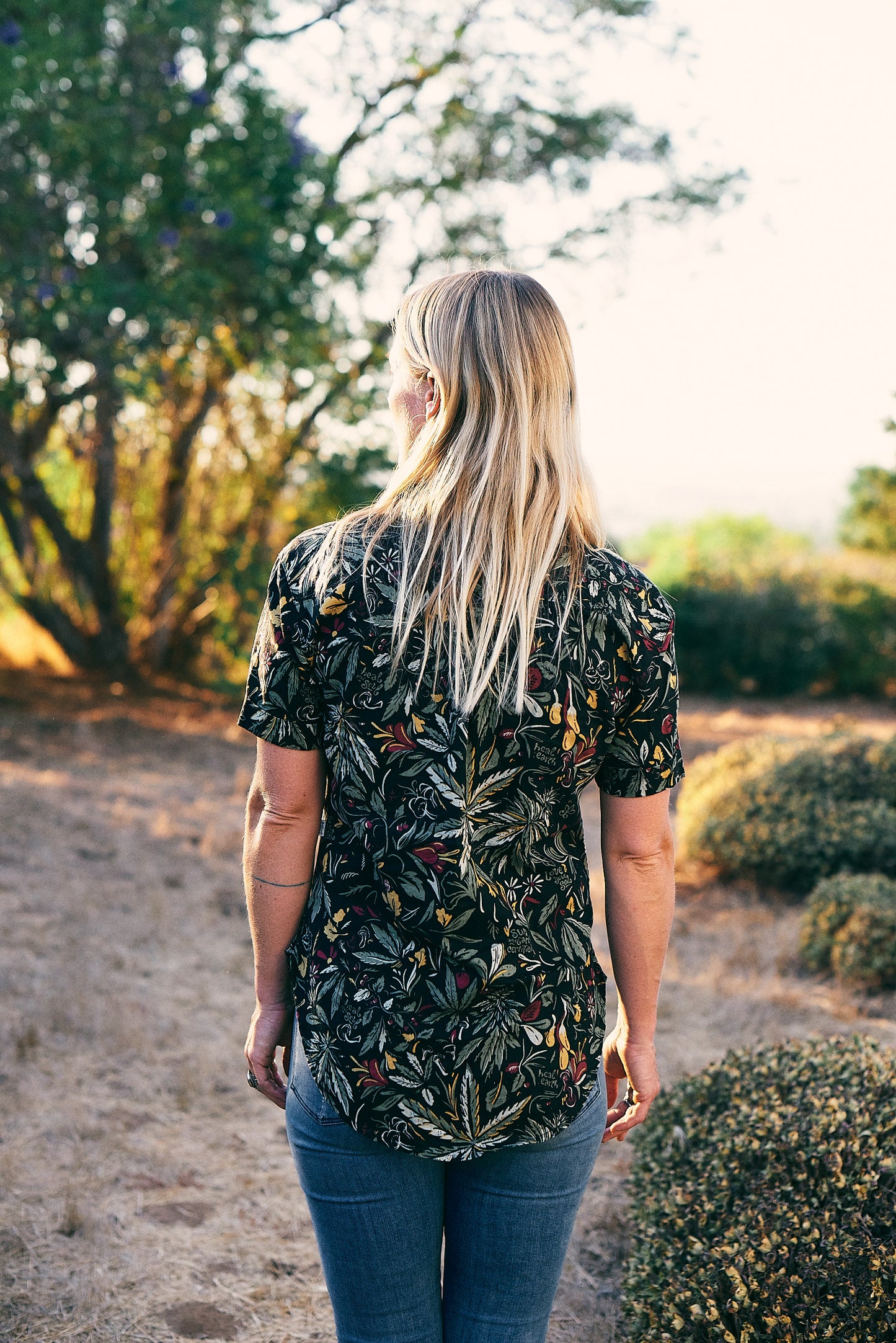 SUN + EARTH I-TAL WOMENS HEMP BUTTON UP - HEMPZOO