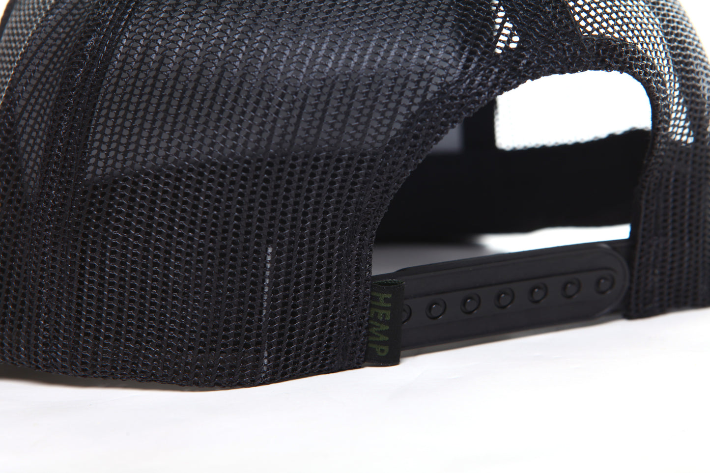 HEMP PATCH ARCH TRUCKER CAP - HEMPZOO